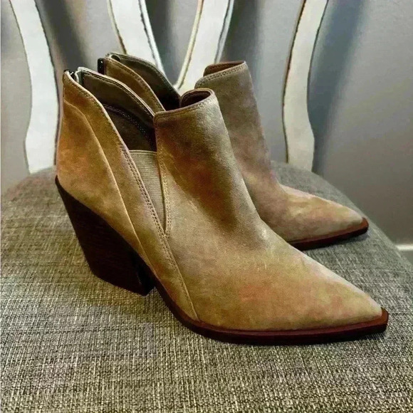 Vince Camuto Gradina Ankle Bootie Size 9M - Picture 4 of 9